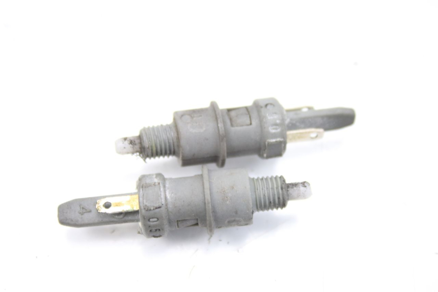 photo de STOP LIGHT SWITCH PEUGEOT LUDIX 50 (2008 - 2017) - Alternative perspective