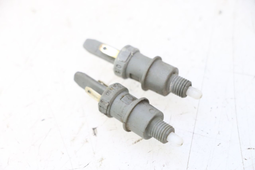 photo de STOP LIGHT SWITCH PEUGEOT LUDIX ONE 50 (2004 - 2013) - Component detail