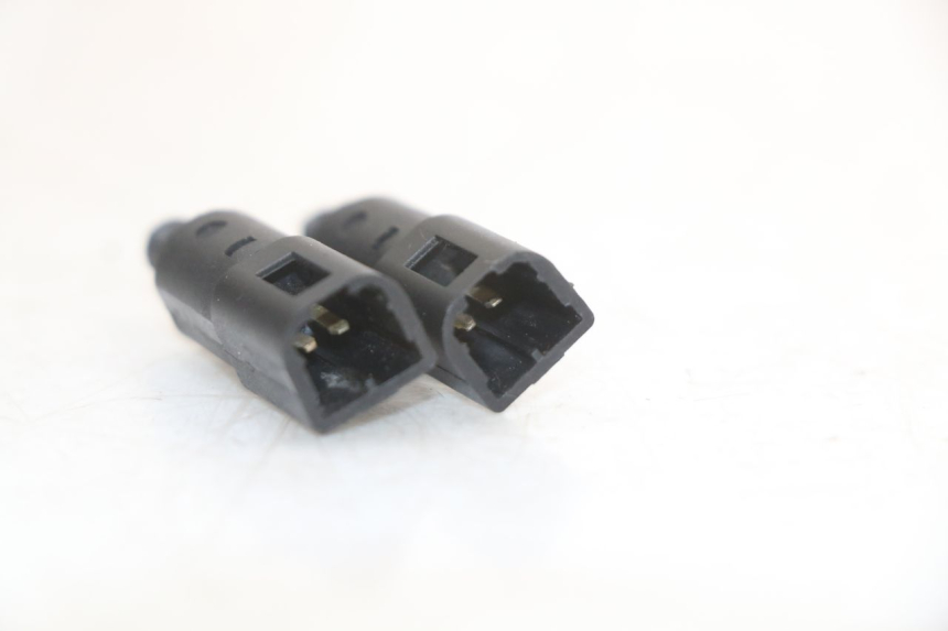 photo de STOP LIGHT SWITCH PIAGGIO MP3 125 (2006 - 2014) - Alternative perspective