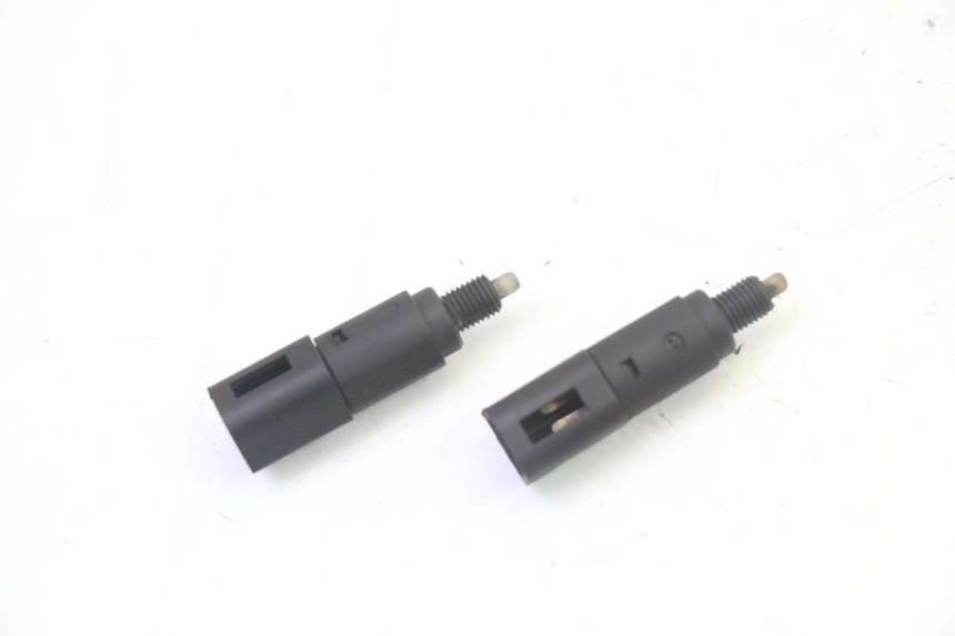 photo de STOP LIGHT SWITCH PIAGGIO MP3 125 (2006 - 2014) - Component detail