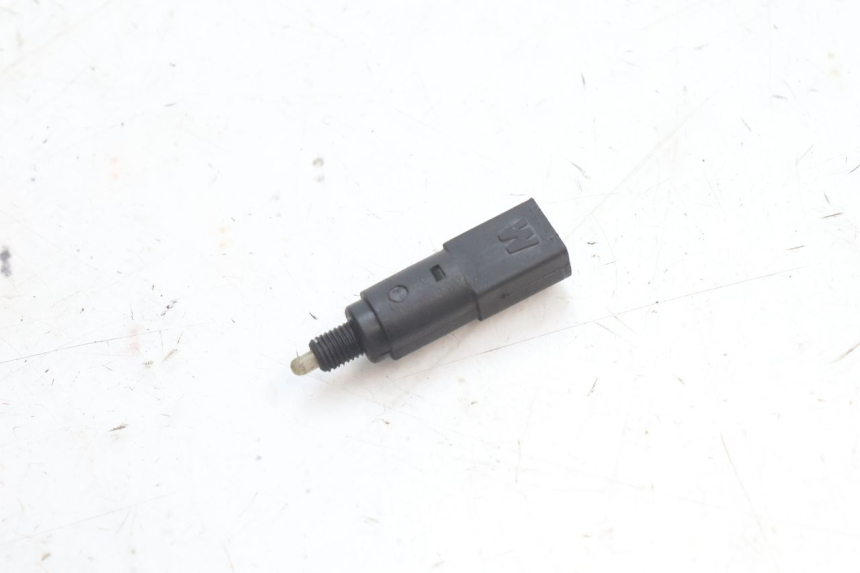 photo de STOP LIGHT SWITCH PIAGGIO MP3 500 (2016 - 2018) - Zoom on usage condition