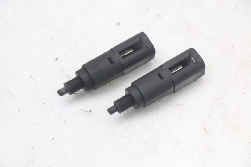 photo de STOP LIGHT SWITCH PIAGGIO NEW TYPHOON 50 (2010 - 2017) - Component detail