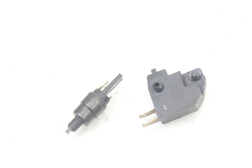 photo de STOP LIGHT SWITCH PEUGEOT STREETZONE I 2T 50 (2018 - 2020) - Zoom on usage condition