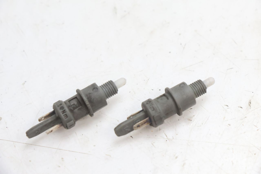photo de STOP LIGHT SWITCH PIAGGIO TYPHOON 50 (2000 - 2009) - Component detail