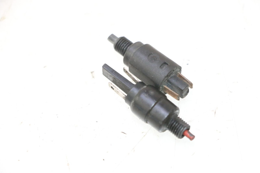 photo de STOP LIGHT SWITCH PIAGGIO VESPA LX 2T 50 (2005 - 2013) - Component detail