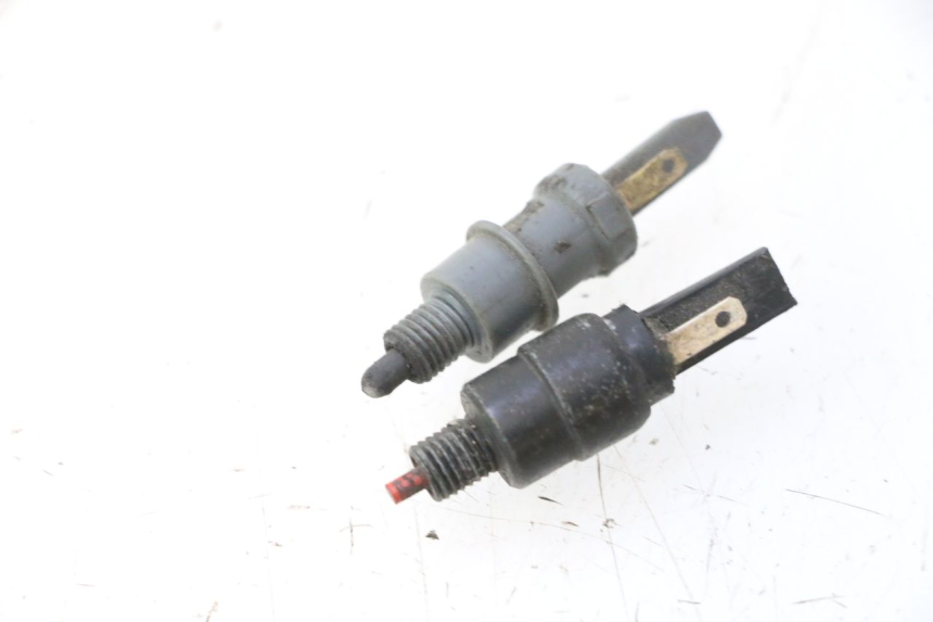 photo de STOP LIGHT SWITCH PIAGGIO VESPA PRIMAVERA 2T 50 (2013 - 2018) - Main view