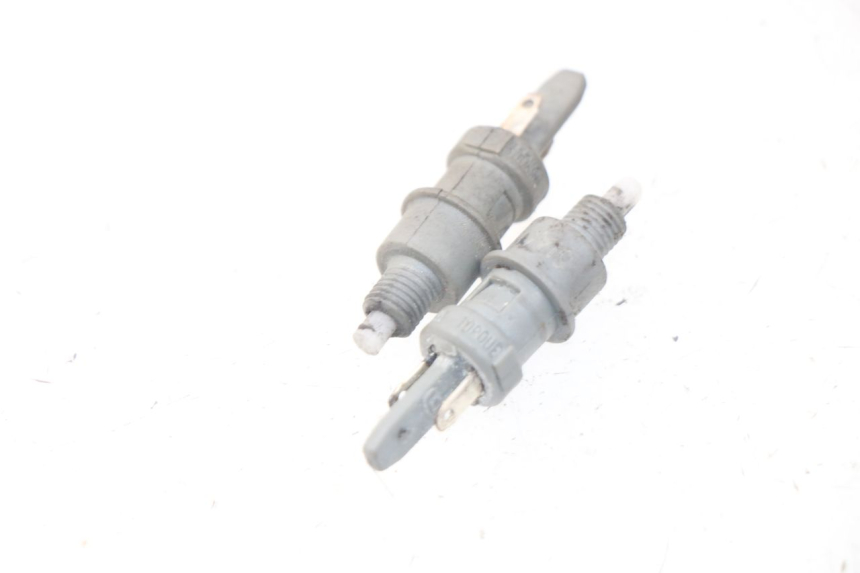 photo de STOP LIGHT SWITCH PEUGEOT VIVACITY 50 (2004 - 2009) - Component detail