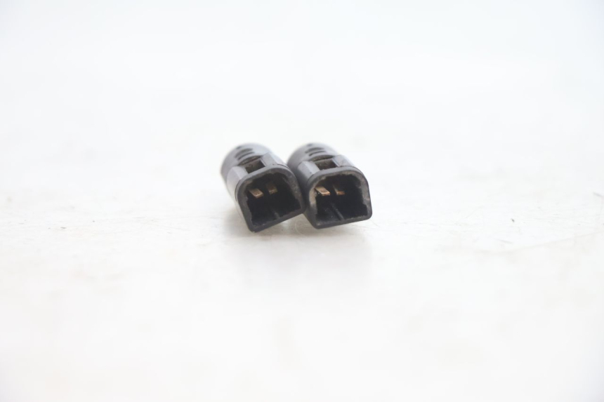 photo de STOP LIGHT SWITCH PIAGGIO X8 STREET 125 (2006 - 2007) - Zoom on usage condition