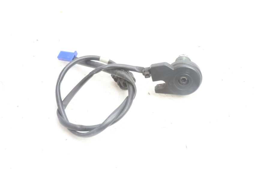 photo de SIDE STAND SWITCH YAMAHA N-MAX NMAX 125 (2021 - 2024) - Zoom on usage condition