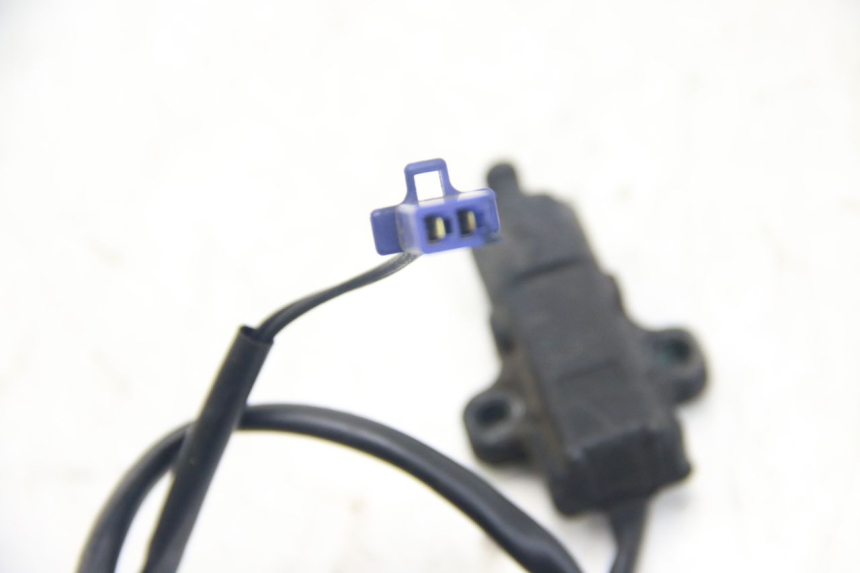 photo de IGNITION SWITCH KICKSTAND YAMAHA XMAX X-MAX 125 (2006 - 2009) - Zoom on usage condition