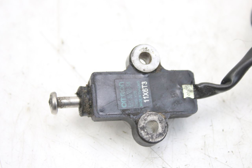 photo de IGNITION SWITCH KICKSTAND YAMAHA YZF R1 1000 (2007 - 2008) - Zoom on usage condition