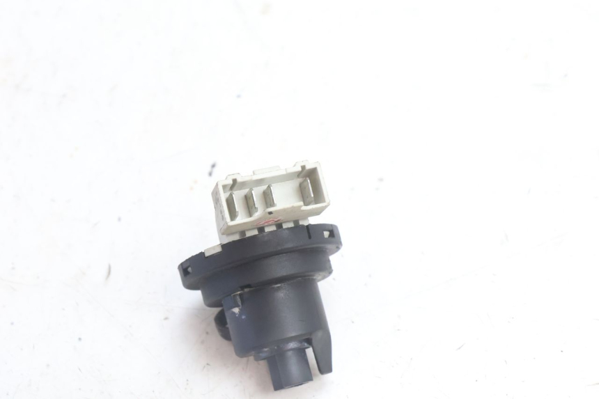 photo de SWITCH PIAGGIO LIBERTY IGET 4T 50 (2021 - 2025) - Technical close-up