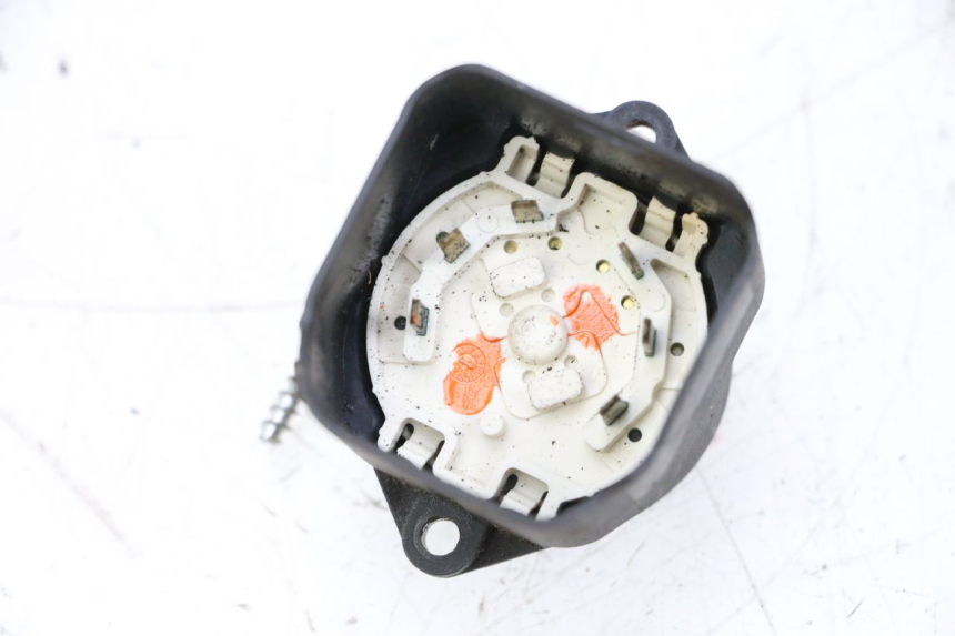 photo de IGNITION SWITCH PIAGGIO MP3 LT 400 (2007 - 2012) - Zoom on usage condition
