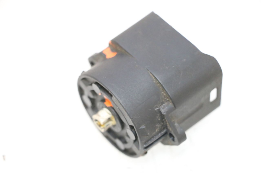 photo de SWITCH PIAGGIO MP3 RL 250 (2006 - 2010) - Main view