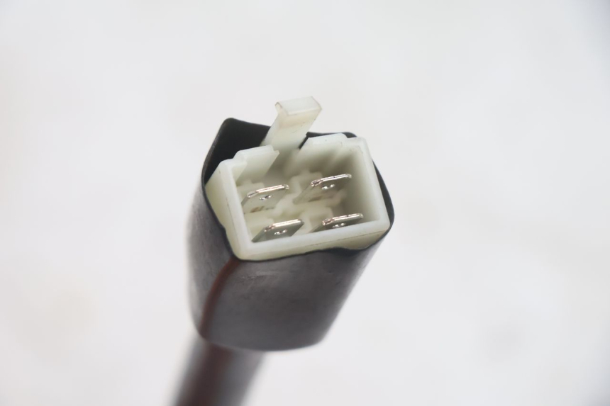 photo de SWITCH JM MOTORS R-MAX TECH 50 (2024 - 2026) - Alternative perspective