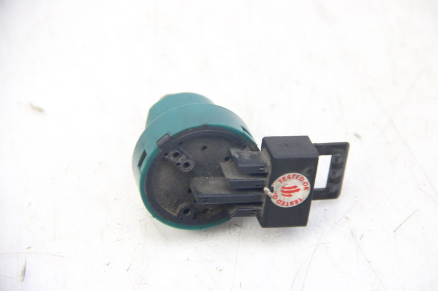 photo de IGNITION SWITCH PIAGGIO VESPA S 2T 50 (2007 - 2014) - Alternative perspective