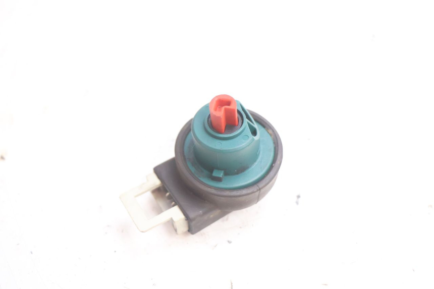 photo de IGNITION SWITCH PIAGGIO X9 EVOLUTION 125 (2003 - 2007) - Zoom on usage condition