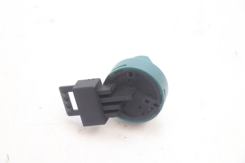photo de SWITCH PIAGGIO ZIP 4T 50 (2006 - 2017) - Zoom on usage condition
