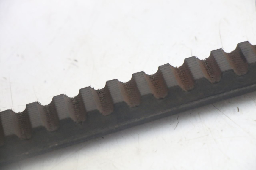 photo de DRIVE BELT DAELIM HISTORY 125 (2001 - 2002) - Zoom on usage condition