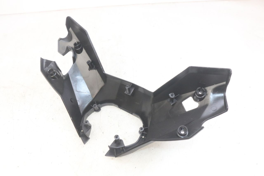 photo de HANDLEBAR COVER NECO ALEXONE 125 (2017 - 2024) - Fixing points details