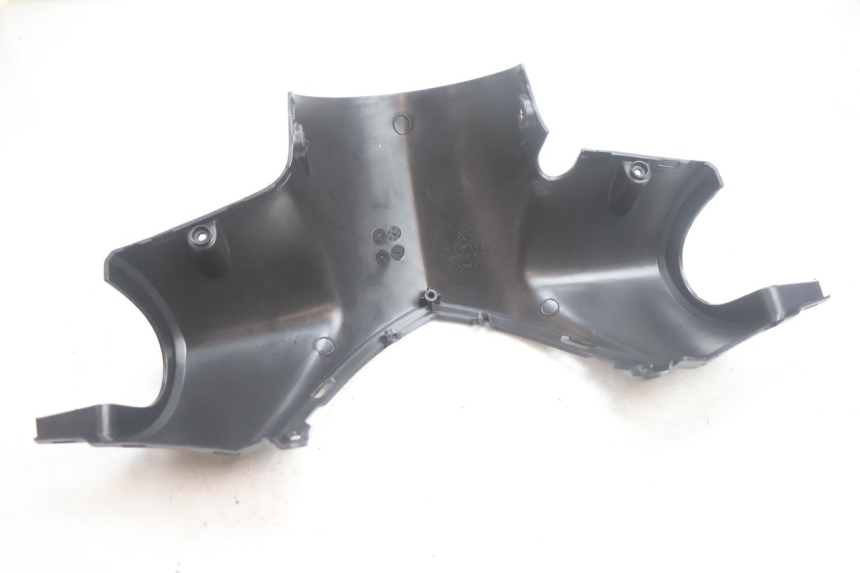 photo de REAR HANDLEBAR COVER KYMCO AGILITY CITY 2T 50 (2008 - 2016) - Fixing points details