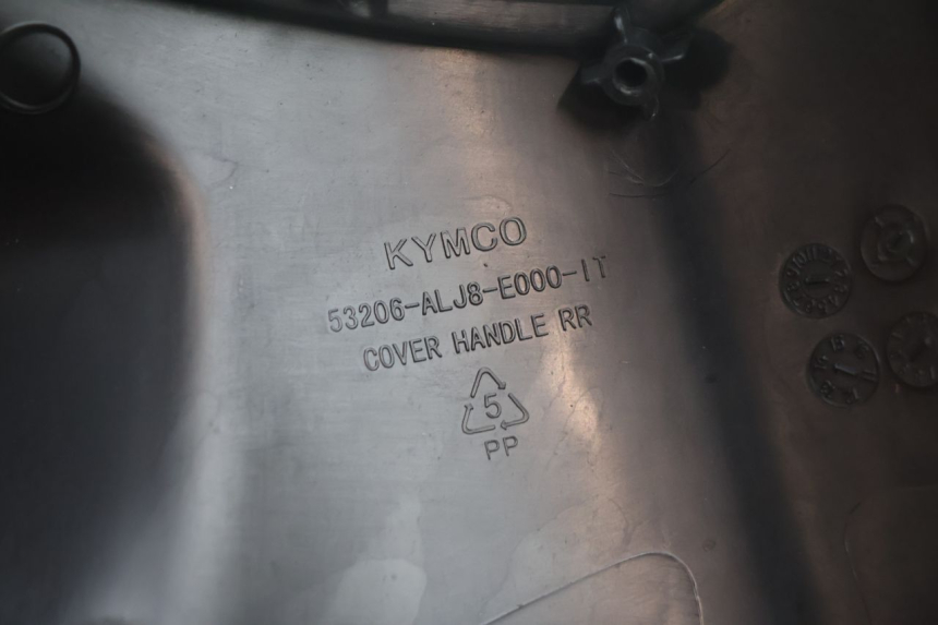 photo de REAR HANDLEBAR COVER KYMCO AGILITY CITY 2T 50 (2008 - 2016) - Surface and material condition