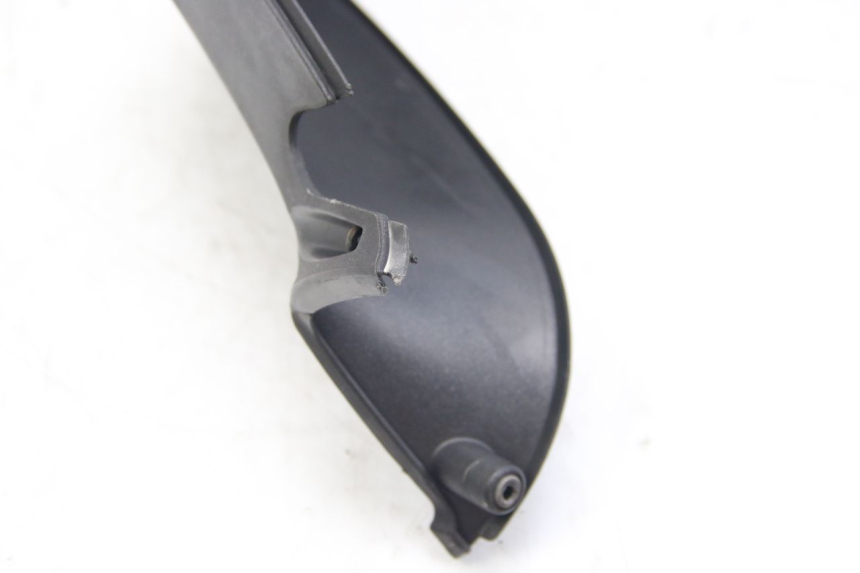 photo de REAR HANDLEBAR COVER APRILIA ATLANTIC 500 (2002 - 2003) - Surface and material condition