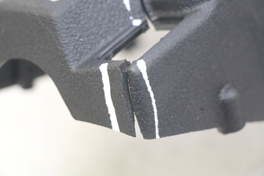 photo de REAR HANDLEBAR COVER PIAGGIO BEVERLY 125 (2010 - 2015) - Markings and original references