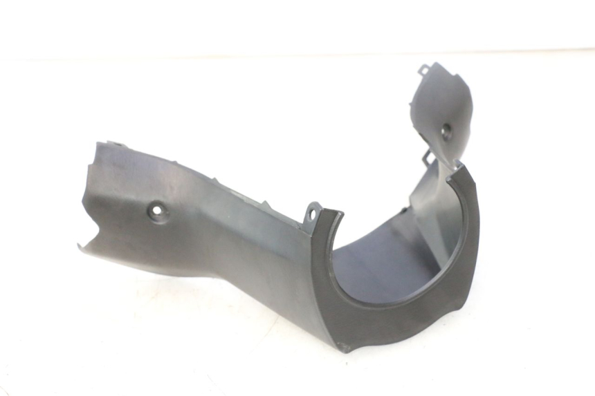photo de REAR HANDLEBAR COVER SUZUKI BURGMAN 125 (2007 - 2014) - Technical close-up