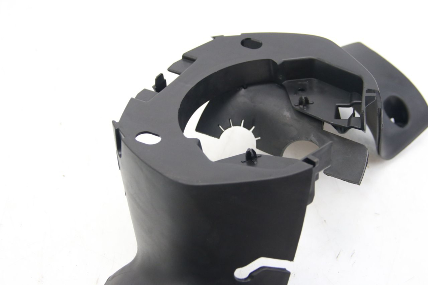 photo de REAR HANDLEBAR COVER PEUGEOT CITYSTAR 125 (2011 - 2017) - Alternative perspective