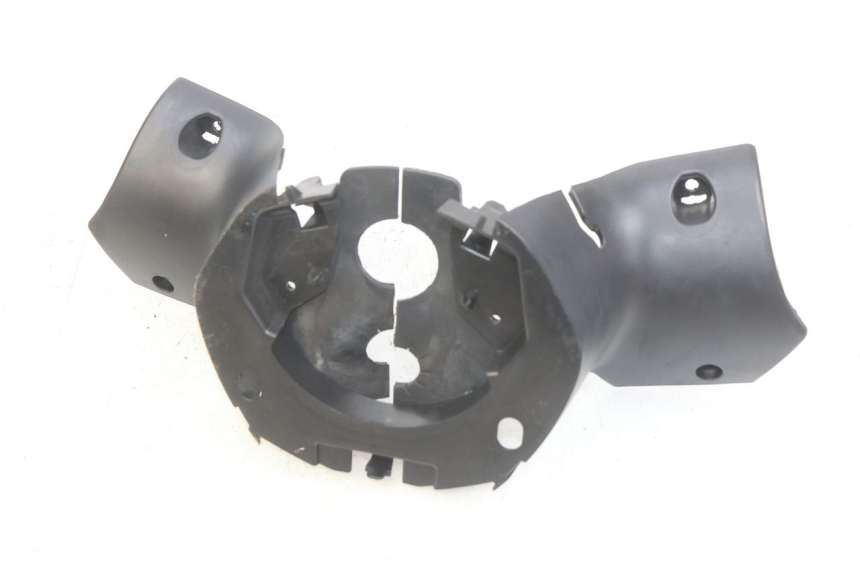 photo de REAR HANDLEBAR COVER PEUGEOT CITYSTAR 125 (2011 - 2017) - Alternative perspective