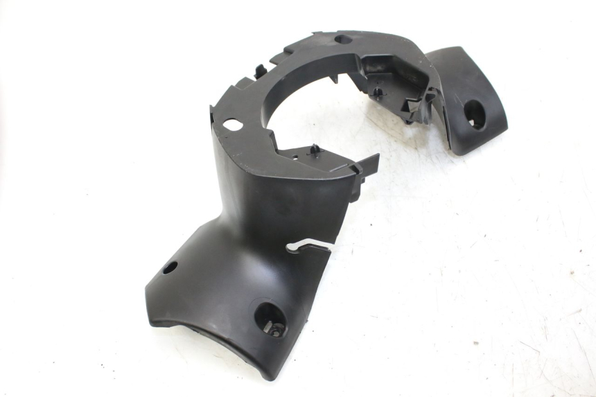 photo de REAR HANDLEBAR COVER PEUGEOT CITYSTAR 50 (2013 - 2017) - Zoom on usage condition