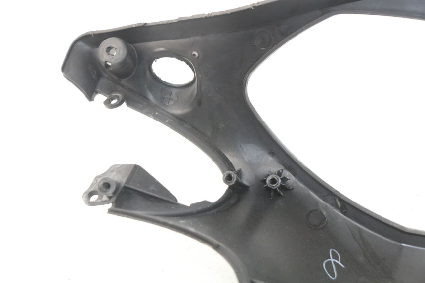 photo de REAR HANDLEBAR COVER YAMAHA CYGNUS X INJECTION 125 (2007 - 2013) - Fixing points details