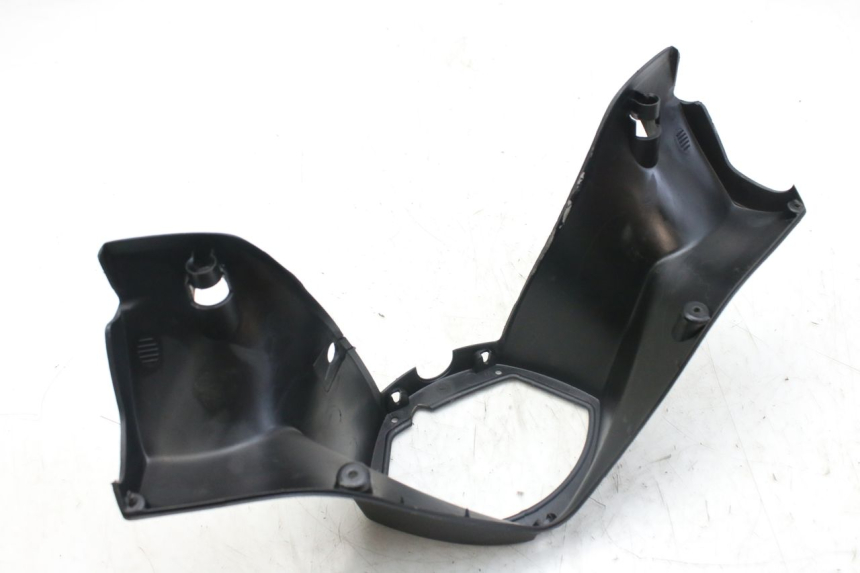 photo de REAR HANDLEBAR COVER PEUGEOT ELYSTAR 50 (2002 - 2014) - Fixing points details