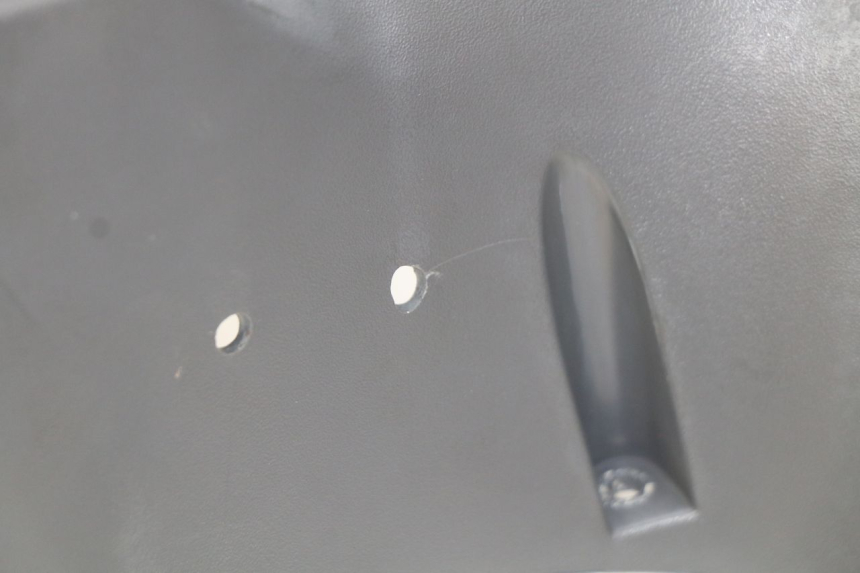 photo de REAR HANDLEBAR COVER HONDA FES PANTHEON 2T 125 (1998 - 2002) - Technical close-up