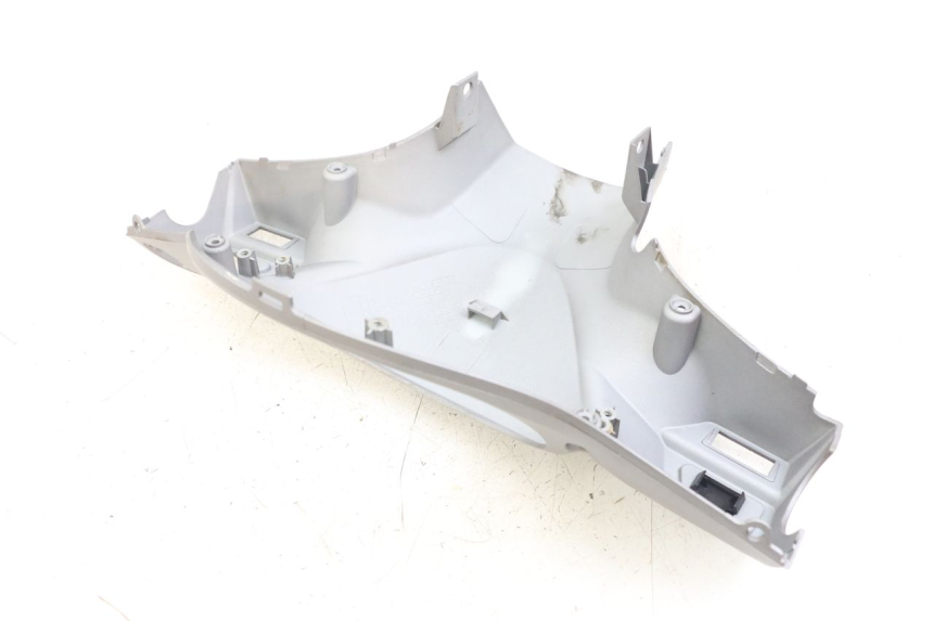 photo de REAR HANDLEBAR COVER SYM FIDDLE 3 III 125 (2014 - 2020) - Technical close-up