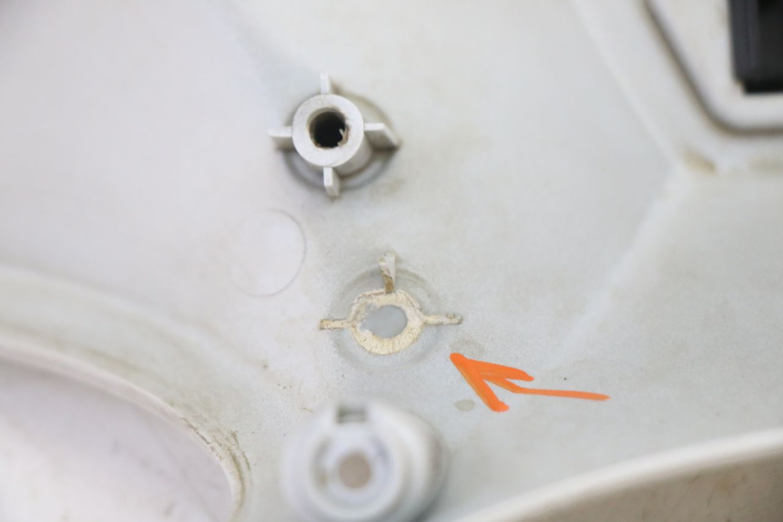 photo de REAR HANDLEBAR COVER SYM FIDDLE 3 III 125 (2014 - 2020) - Fixing points details