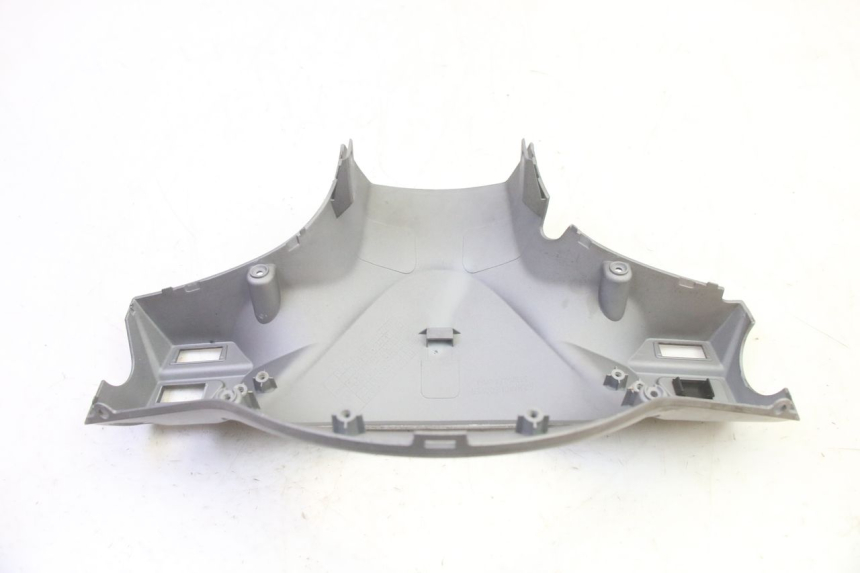 photo de REAR HANDLEBAR COVER SYM FIDDLE 3 III 125 (2014 - 2020) - Fixing points details