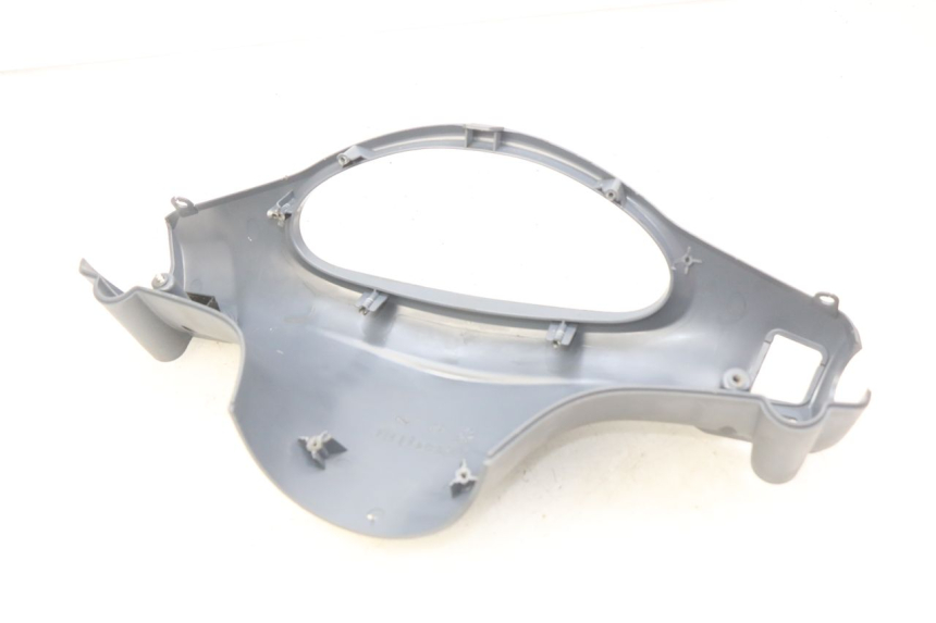 photo de REAR HANDLEBAR COVER PIAGGIO FLY 100 (2006 - 2010) - Technical close-up