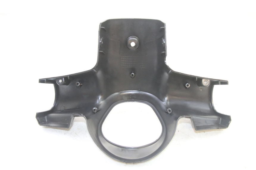 photo de REAR HANDLEBAR COVER VENESI FLY RETRO 4T 50 (2020 - 2025) - Technical close-up