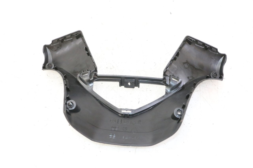 photo de HANDLE BAR REAR PANEL GILERA NEXUS 300 (2008 - 2013) - Zoom on usage condition