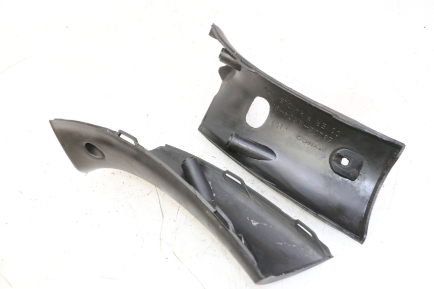 photo de HANDLE BAR REAR PANEL KYMCO GRAND DINK 125 (2008 - 2014) - Zoom on usage condition