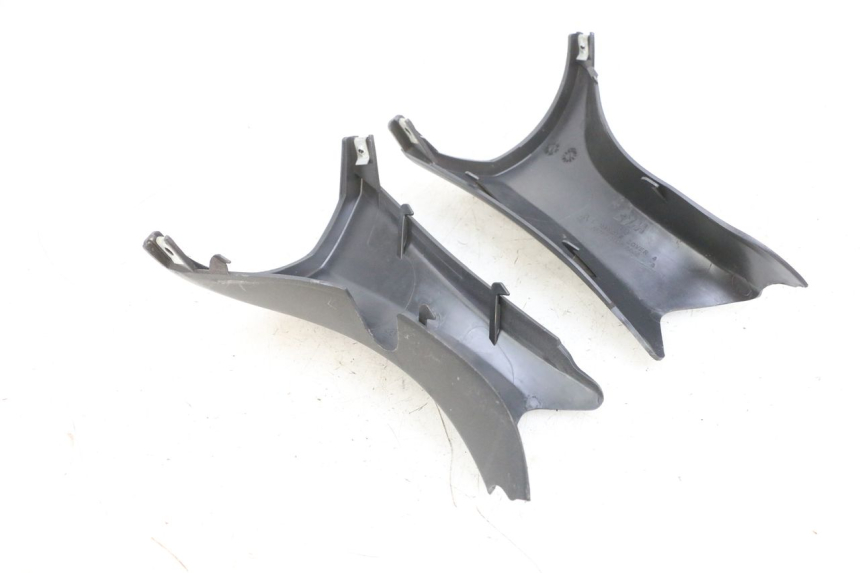 photo de HANDLE BAR REAR PANEL SYM GTS EVO 125 (2009 - 2013) - Alternative perspective