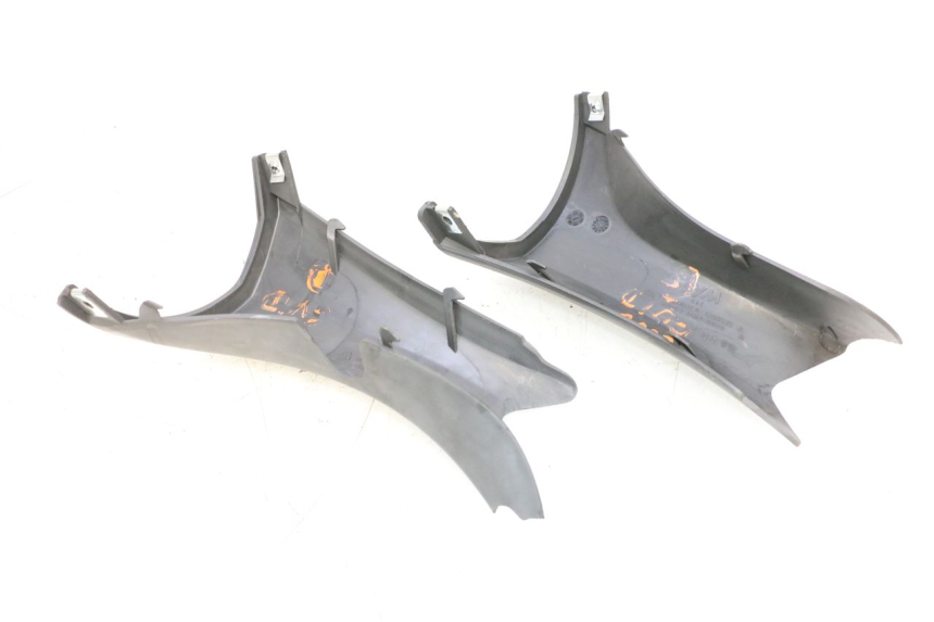 photo de HANDLE BAR REAR PANEL SYM GTS EVO 125 (2009 - 2013) - Alternative perspective