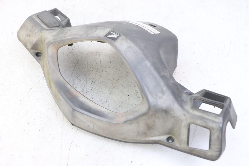 photo de REAR HANDLEBAR COVER HONDA SCV LEAD 100 (2003 - 2007) - Alternative perspective