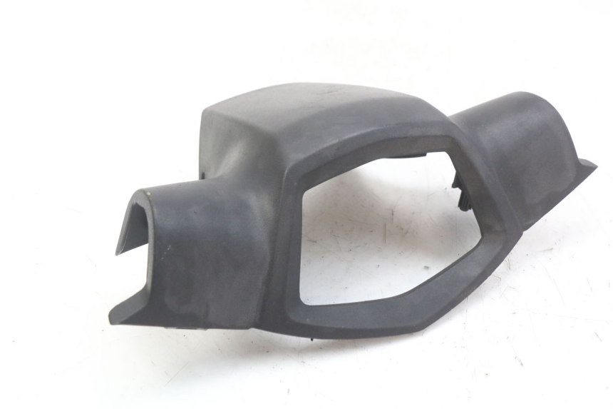 photo de REAR HANDLEBAR COVER PEUGEOT KISBEE 2T 50 (2010 - 2017) - Zoom on usage condition