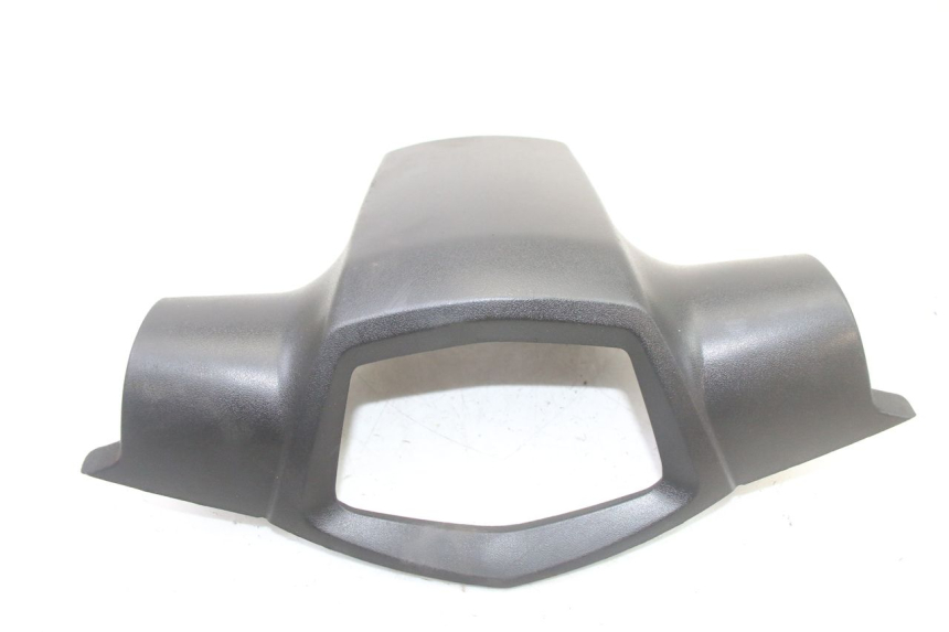 photo de REAR HANDLEBAR COVER PEUGEOT KISBEE 2T 50 (2010 - 2017) - Zoom on usage condition