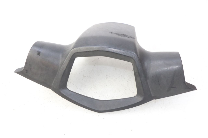 photo de REAR HANDLEBAR COVER PEUGEOT KISBEE 4T 50 (2018 - 2022) - Zoom on usage condition
