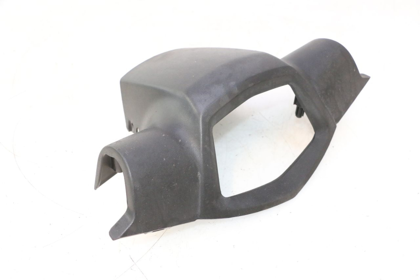 photo de HANDLE BAR REAR PANEL PEUGEOT KISBEE 4T 50 (2023 - 2026) - Zoom on usage condition