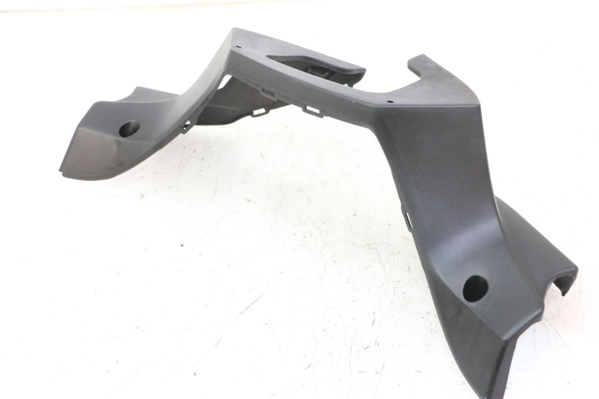 photo de HANDLE BAR REAR PANEL KYMCO XCITING 500 (2007 - 2010) - Zoom on usage condition
